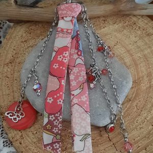 Bijou de sac en acier inoxydable et liberty, Breloque papillon et perles en cristal,  rose et rouge