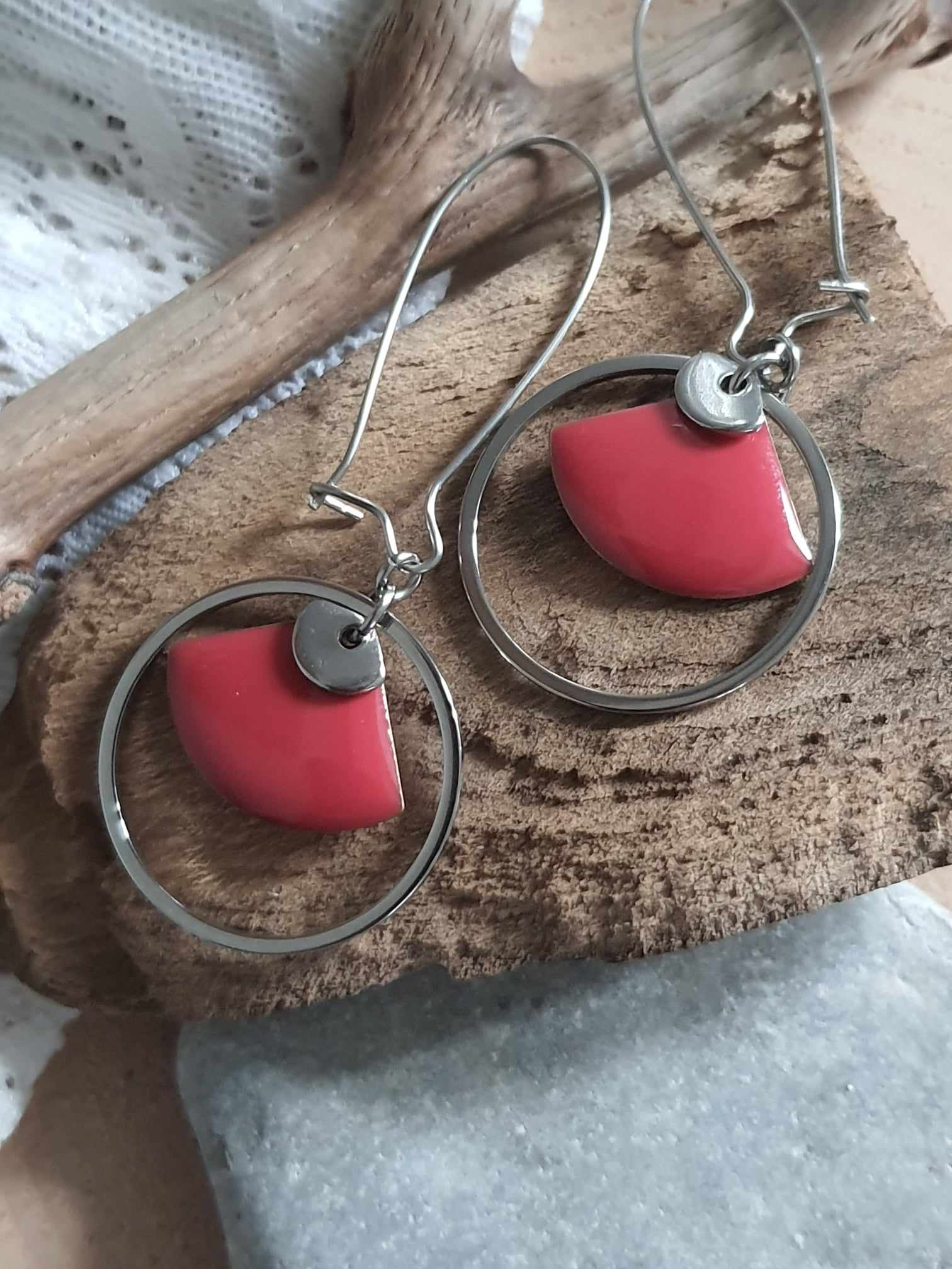 Boucles d'oreilles dormeuses en acier inoxydable, éventail rouge
