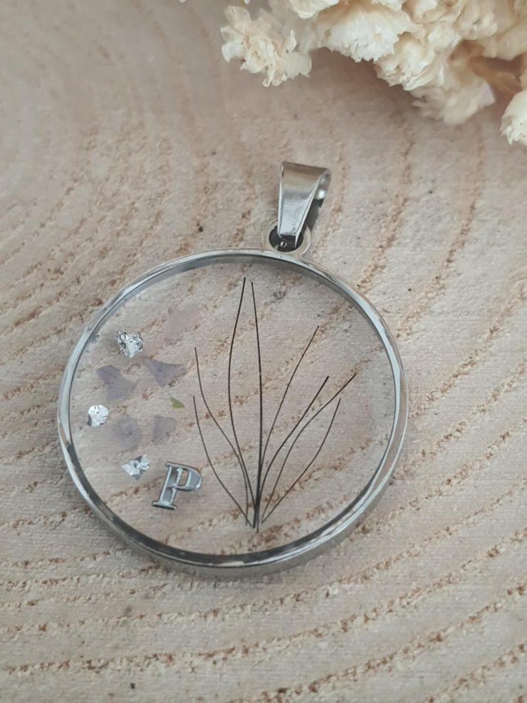 Collier médaillon pendentif personnalisable en résine avec inclusion de poils d'animaux - Bijou souvenir