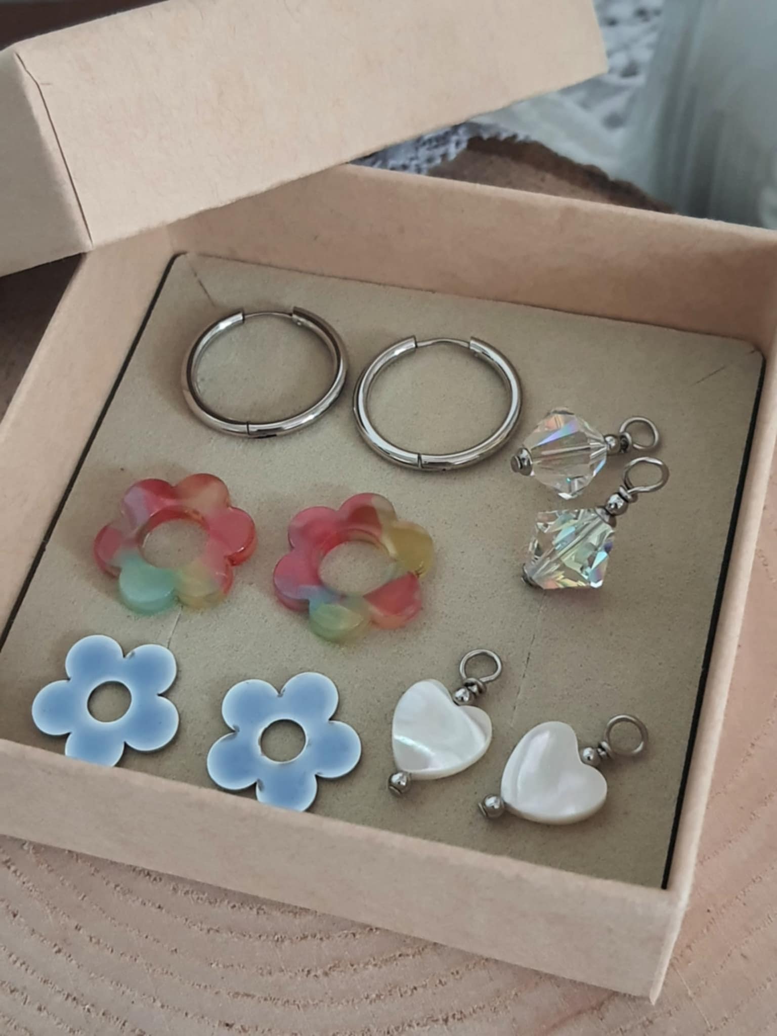 Box boucles d'oreilles créoles breloques interchangeables