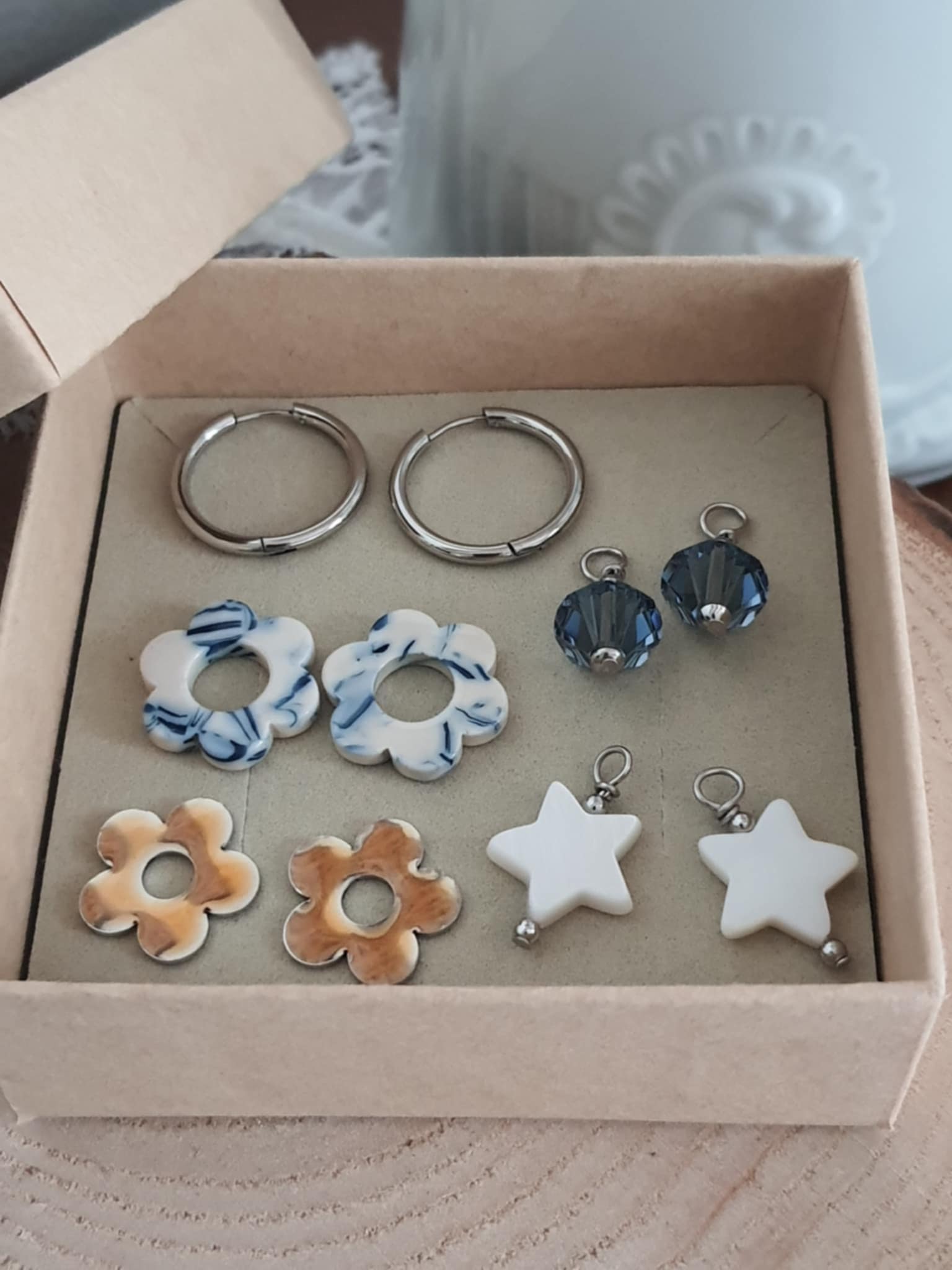 Box boucles d’oreilles créoles breloques modulables