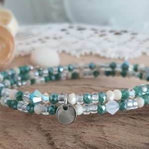 Bracelet manchette à mémoire de forme 2 rangs, perles en verre et cristal, vert émeraude