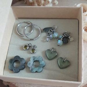 Box boucles d’oreilles créoles 4 breloques interchangeables – modèle vert