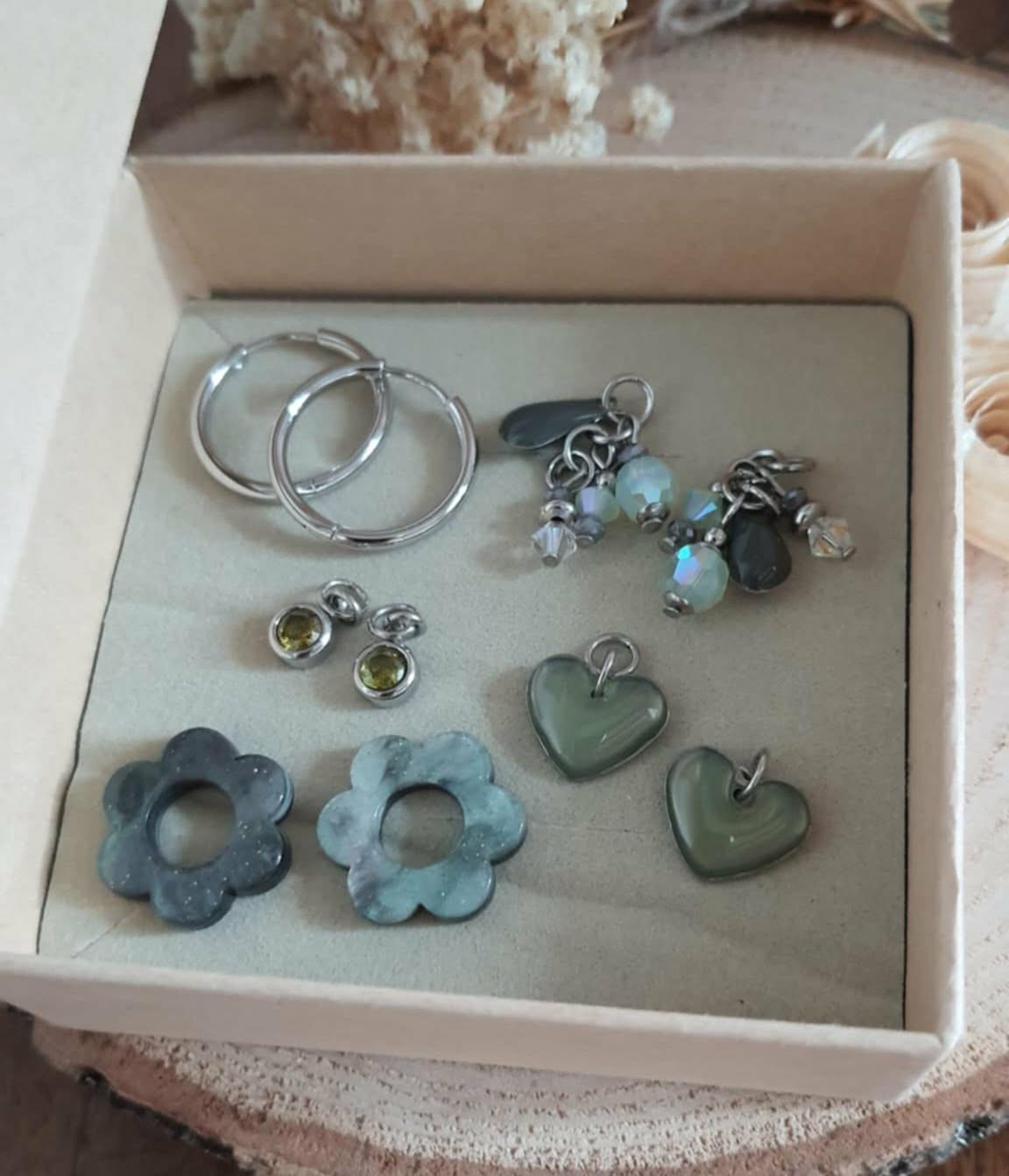 Box boucles d’oreilles créoles 4 breloques interchangeables – modèle vert
